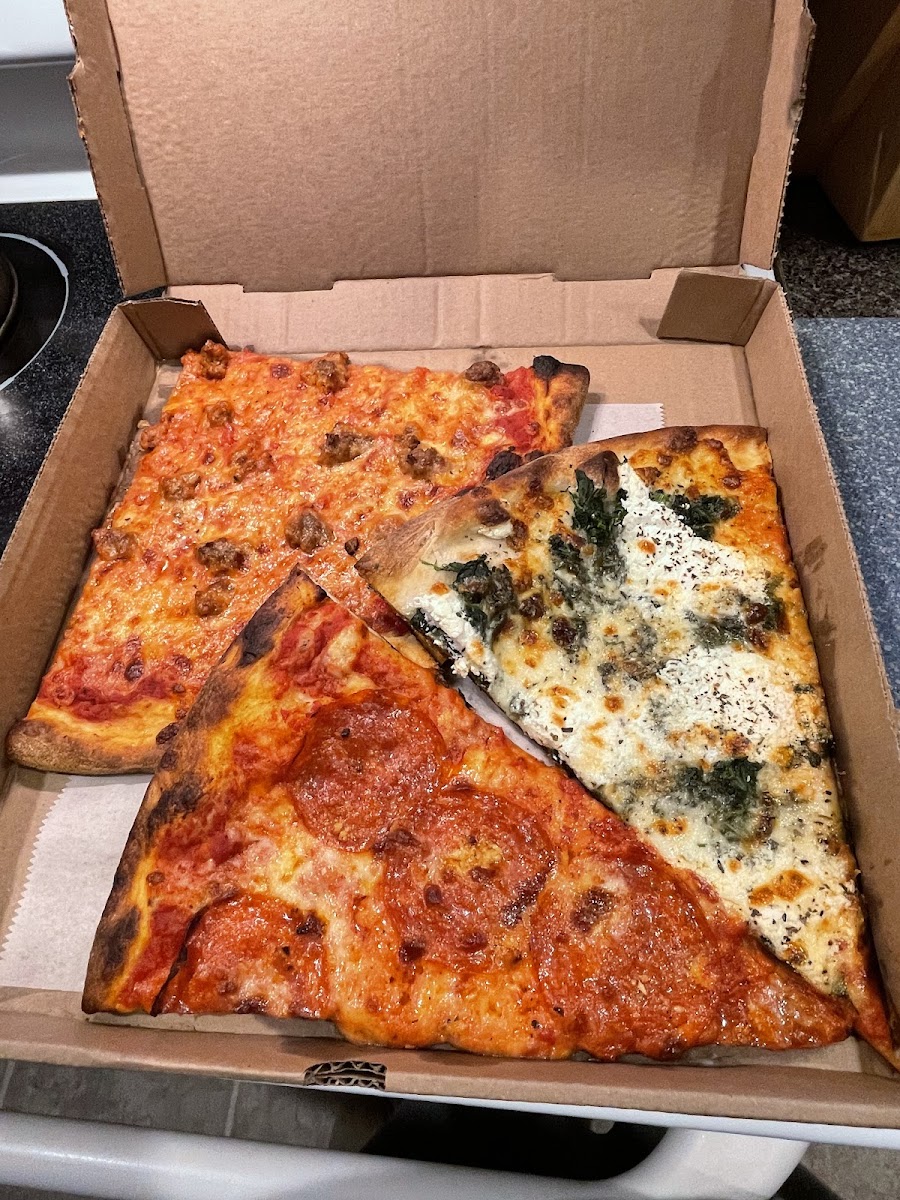 De Pietro's Ny Pizzeria Photos 2